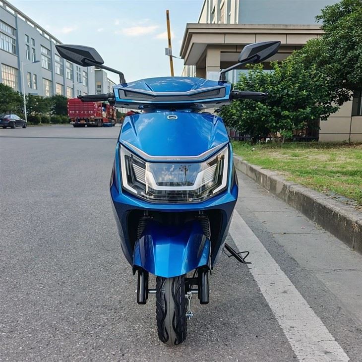 Cheap Scooter 50km Long Range 800W Adult Electric ,Motorcycle Scooter factory