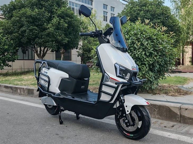 Cheap Scooter 50km Long Range 800W Adult Electric ,Motorcycle Scooter
