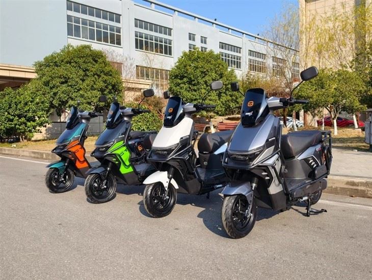 High Speed Electric Scooter Disc Brake 1000w 1500w 2000w CKD SKD Electric Motorcycle Scooter high quality
