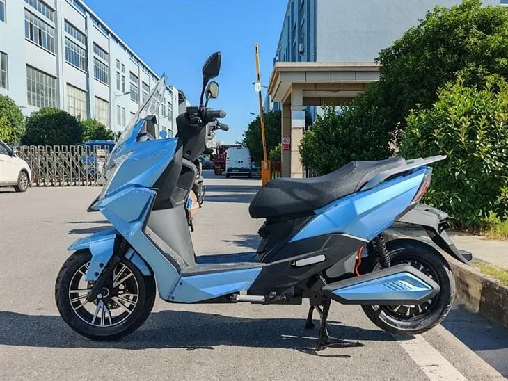 New Electric Motorcycle 2500W 72V Lithium Battery Motorcycle High Speed Long Range Scooter Motorcycle price